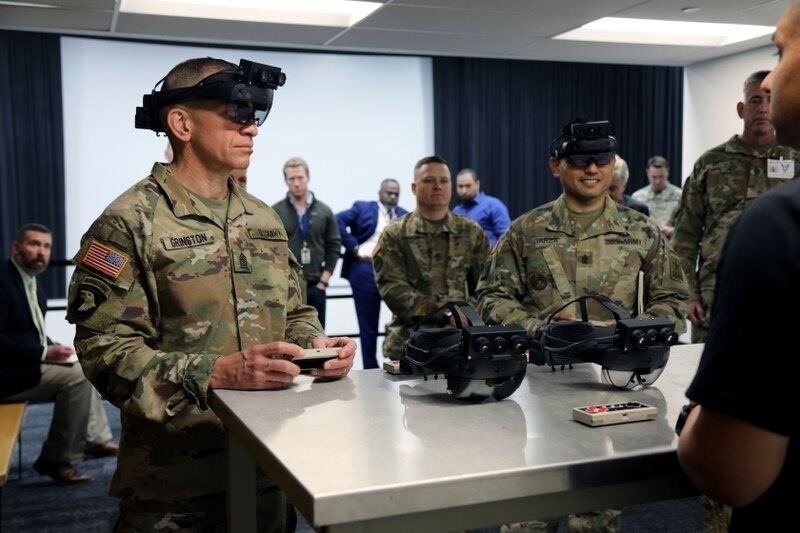 Modified HoloLens 2 for the US Military revealed